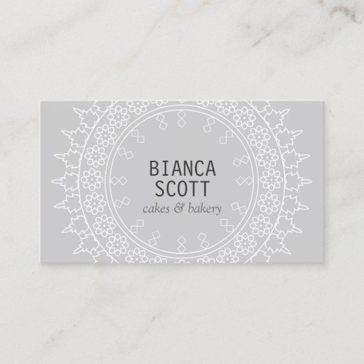 Boho Chic Mandala on Light Gray Visitenkarte (Vorderseite)