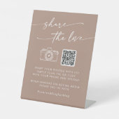 Boho Chic Neutral Taupe teilen Liebe QR Code Sockelschild (Vorderseite)