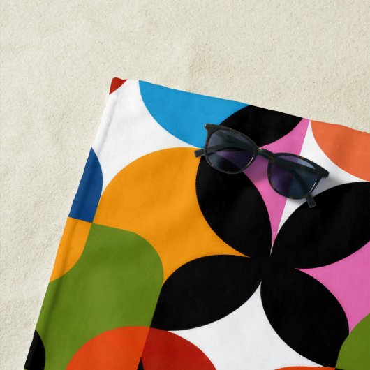 BOHO Chic Pattern Vibrant Mid Century Modern Name  Strandtuch (Beispiel)