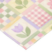 Boho Chic Rosa & Grün Quilt Blumen-Patchwork Tischdecke (Schrägansicht)