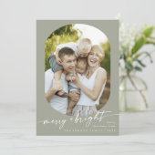 Boho Chic Sage Green Merry Bright Foto Weihnachten (Stehend Vorderseite)