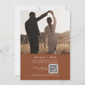 Boho Chic Terracotta Foto QR Code Wedding Einladung (Rückseite)