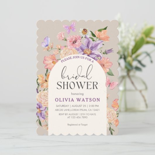 Boho chic Wildblumen Schmetterlinge Brautparty Einladung (Stehend Vorderseite)