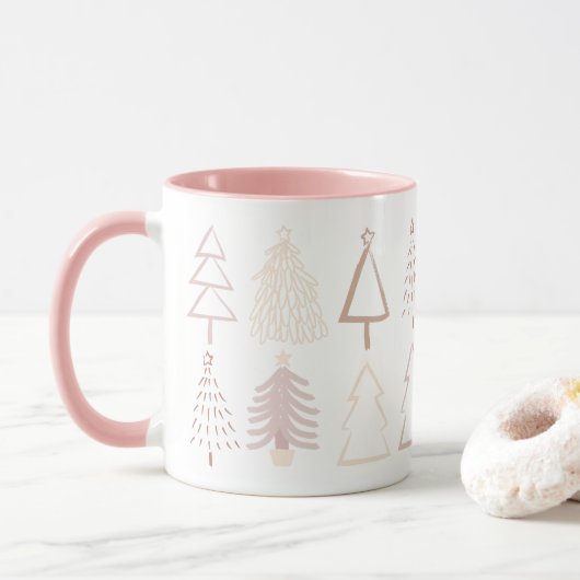 Boho Christmas Trees Dusty Pink Holiday Foto Tasse (Mit Donut)