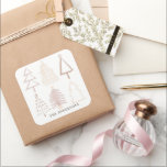 Boho Christmas Trees Dusty Pink Holiday Quadratischer Aufkleber<br><div class="desc">Dieser niedliche boho-Urlaubsaufkleber besticht durch Weihnachtsbäume im Schatten von staubigen Rosa. Personalisieren Sie es für Ihre Bedürfnisse. In meinem Geschäft finden Sie passende Produkte.</div>