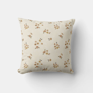Boho Dainty Floral Blume auf Cream Kissen