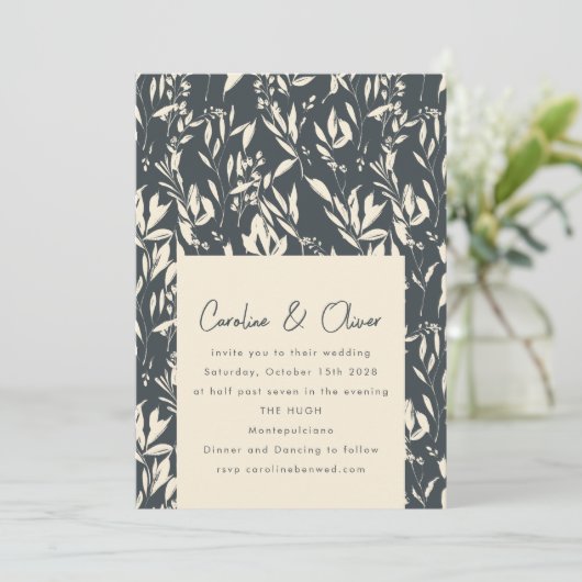 Boho Dark Moody Black Botanical Sketch Wedding Einladung (Stehend Vorderseite)