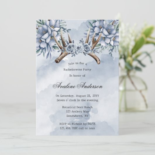 Boho Deer Antler Blue Floral Junggeselinnen-Abschi Einladung (Stehend Vorderseite)