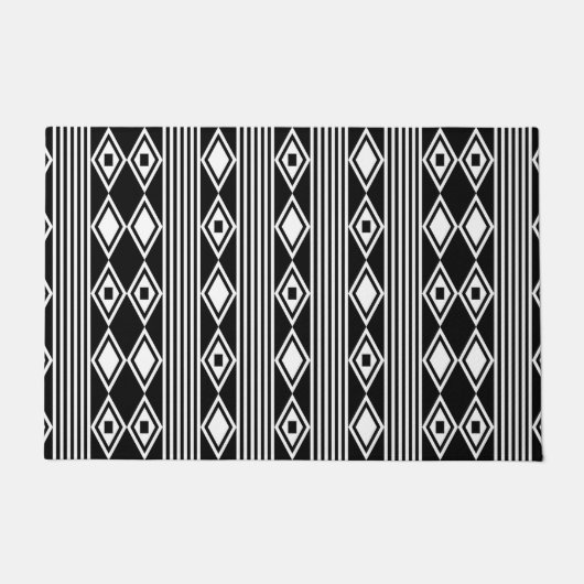 Boho Diamonds Stripes White Black Fußmatte (Vorderseite)