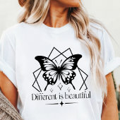 Boho Different ist ein schöner Schwarzschmetterlin Tri-Blend Shirt