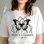 Boho Different ist ein schöner Schwarzschmetterlin Tri-Blend Shirt