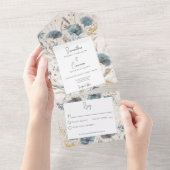 Boho Dusty Blue & Tan Floral Monogram No Dinner All In One Einladung (Abreißen)