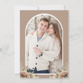 Boho Earthy Floral Taupe Foto Brautparty Einladung (Rückseite)