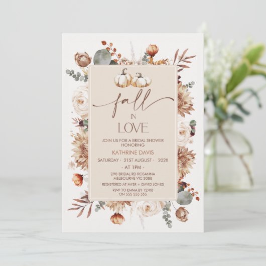 Boho Fall Blumenfall in Liebe Brautparty Einladung (Stehend Vorderseite)