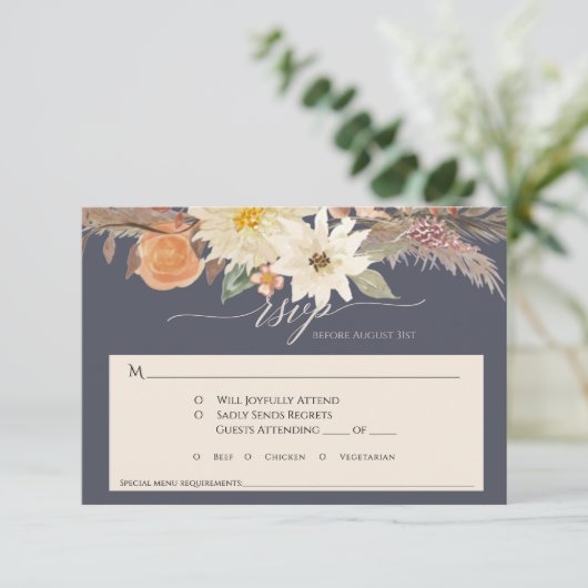 BOHO Fall Floral Navy Blue Pampas Grass Hochzeit RSVP Karte (Stehend Vorderseite)