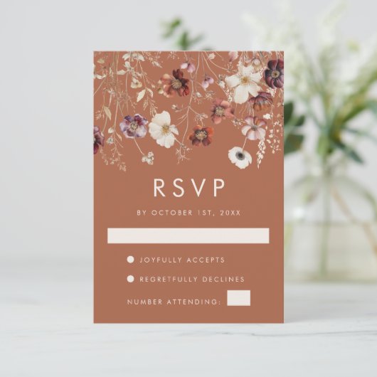 Boho Fall Wildblume Wedding RSVP Karte (Stehend Vorderseite)
