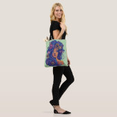 Boho Fantasy Woman mit Blumenhaar Tasche (Am Model)