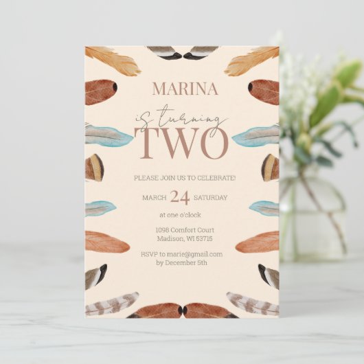 Boho Feather 2. Geburtstag Einladung - Terracotta (Stehend Vorderseite)