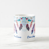 Boho Feather Native Tribal "One day at a Time" Kaffeetasse (Mittel)