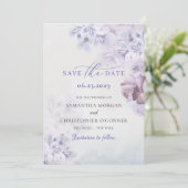 Boho Feder lila und staubblauer Blumenmaul Save The Date (Stehend Vorderseite)