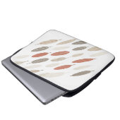 Boho-Federn Rost-Taupe-Diagonalmuster Laptopschutzhülle (Vorne Knopf)