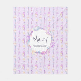 Boho Federn und Perlen lila Name Fleecedecke