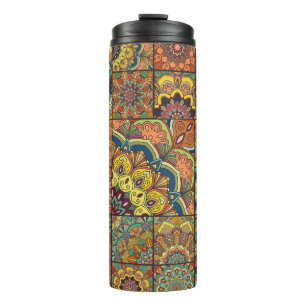 Boho-Fliesen: farbenfrohes Patchwork-Nahtlosmuster Thermosbecher