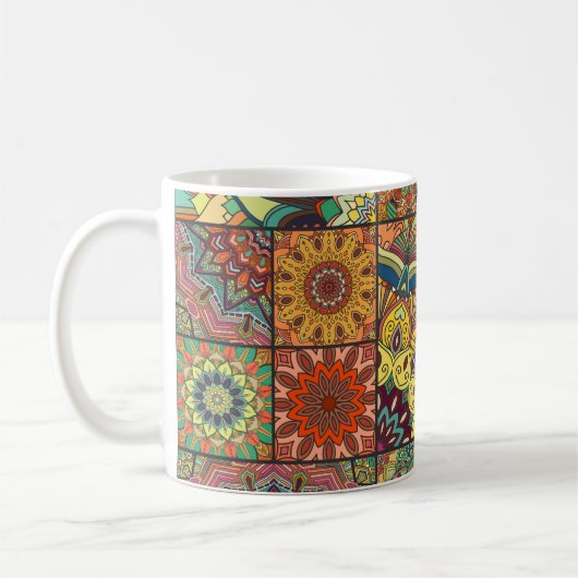 Boho Fliesen: farbiges Patchwork nahtlos Muster Kaffeetasse (Links)