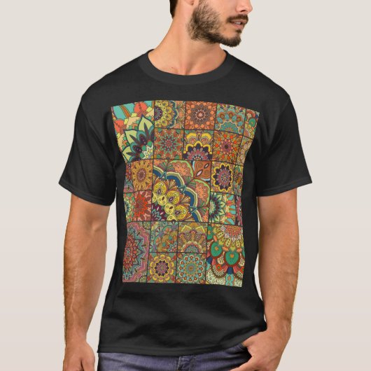 Boho Fliesen: farbiges Patchwork nahtlos Muster T-Shirt (Vorderseite)