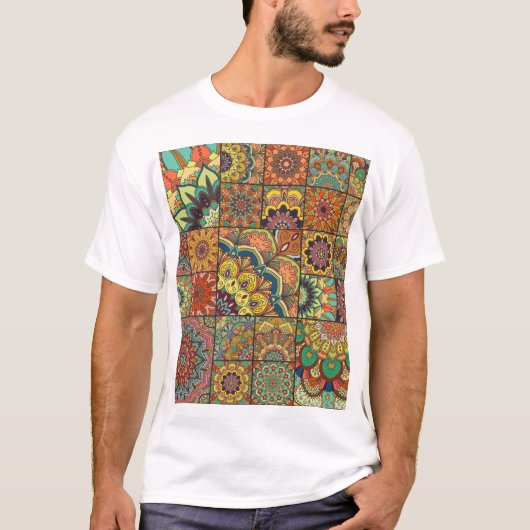 Boho Fliesen: farbiges Patchwork nahtlos Muster T-Shirt (Vorderseite)