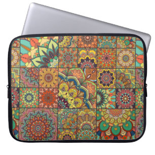 Boho Fliesen Set und nahtlos Muster. Farbpflaster Laptopschutzhülle