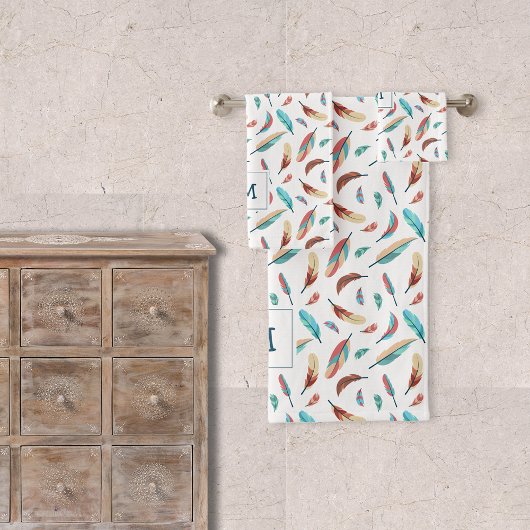 Boho Floating Feathers Pattern Mit Monogramm Badhandtuch Set