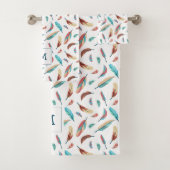 Boho Floating Feathers Pattern Mit Monogramm Badhandtuch Set (Insitu)