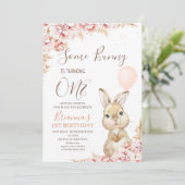 Boho Floral Bunny Balloon 1. Geburtstag Einladung (Stehend Vorderseite)