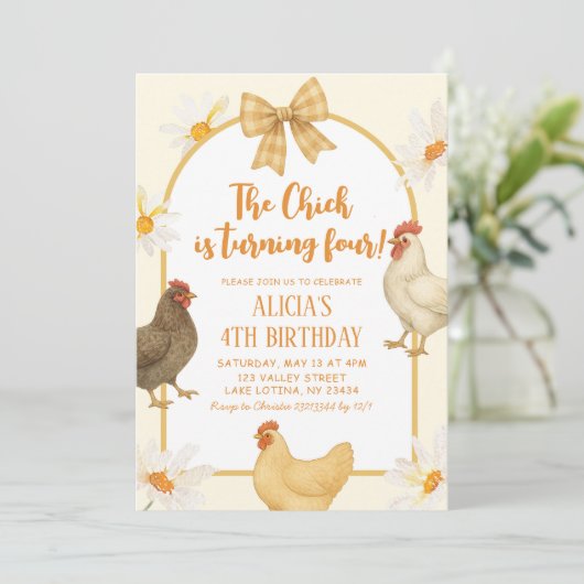 Boho Floral Coquette Chicken Girl Birthday Einladung (Stehend Vorderseite)