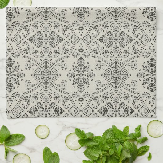 Boho Floral Damask Line Art, Black on Beige Geschirrtuch (Gefaltet)