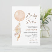 Boho Floral Pampas Balloon Baby Shower Einladung (Stehend Vorderseite)