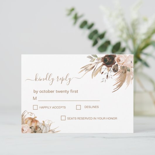 Boho Floral Pumpkin Fall in Liebe RSVP Karte (Stehend Vorderseite)