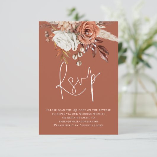 Boho Floral Script QR Code Terracotta Wedding RSVP (Stehend Vorderseite)