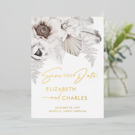 Boho Floral Winter Rustikal Botanisch Save the Dat Folieneinladung (Stehend vorne)