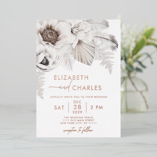 Boho Floral Winter Rustikale Botanische Hochzeit Folieneinladung (Stehend vorne)