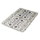 Boho Geometric Arrow White Pattern Badematte (Schrägansicht)