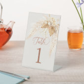 Boho-getrocknete Blume und Pampas-Gras-Tischnummer Sockelschild (In SItu)