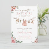 Boho Girl Clothesline Baby Shower Invitation Einladung (Stehend Vorderseite)