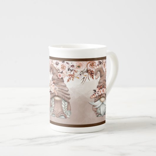 Boho Gnomes Bone China Tasse (Vorderseite Rechts)