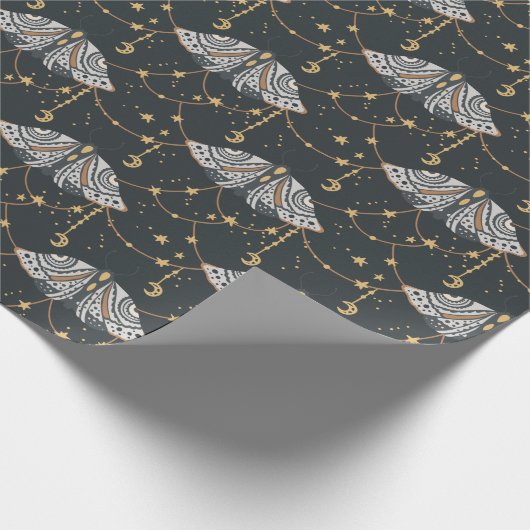 Boho Gray Celestial Moth Pattern Geschenkpapier (Ecke)