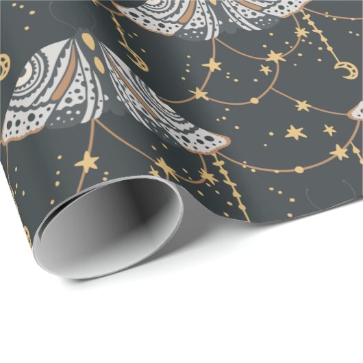 Boho Gray Celestial Moth Pattern Geschenkpapier (Rolleneckpunkt)