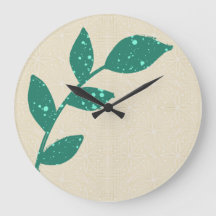 Boho Green Leaf auf der Clock von Cream Floral Wal