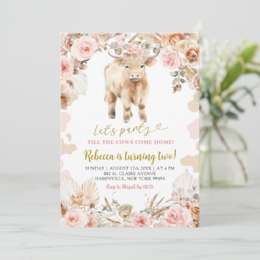 Boho Highland Cow Farm Girl Birthday Einladung (Stehend Vorderseite)