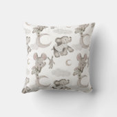 Boho in Neutrals: Baby Elephant Kinderzimmer Pillo Kissen (Rückseite)